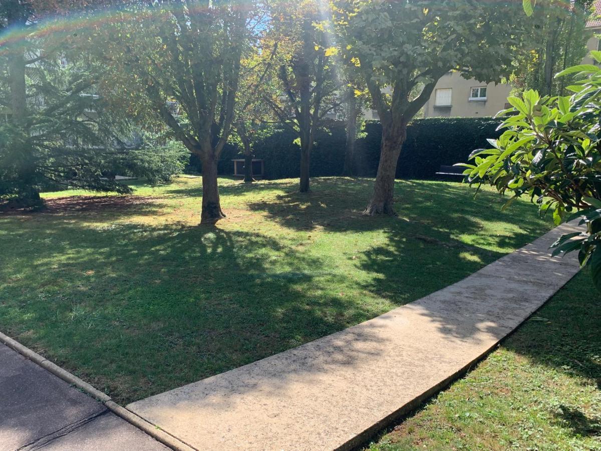 דירות Lovely Studio Saint Jean Cachan, 20 Minutes From Luxembourg Gardens On Rer B And 350 M From Bagneux Rer B מראה חיצוני תמונה